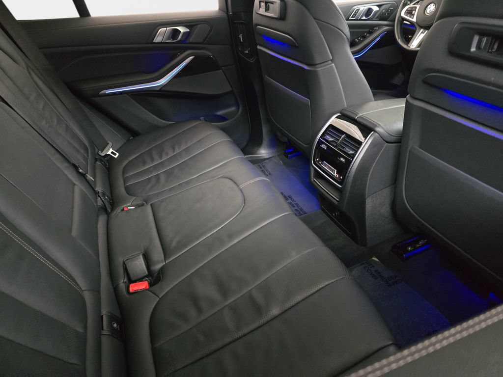 Used 2020 BMW X5 M50i AWD/4WD image 11