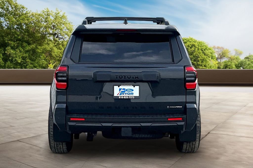 Used 2025 Toyota 4Runner TRD Off-Road Premium AWD/4WD image 2