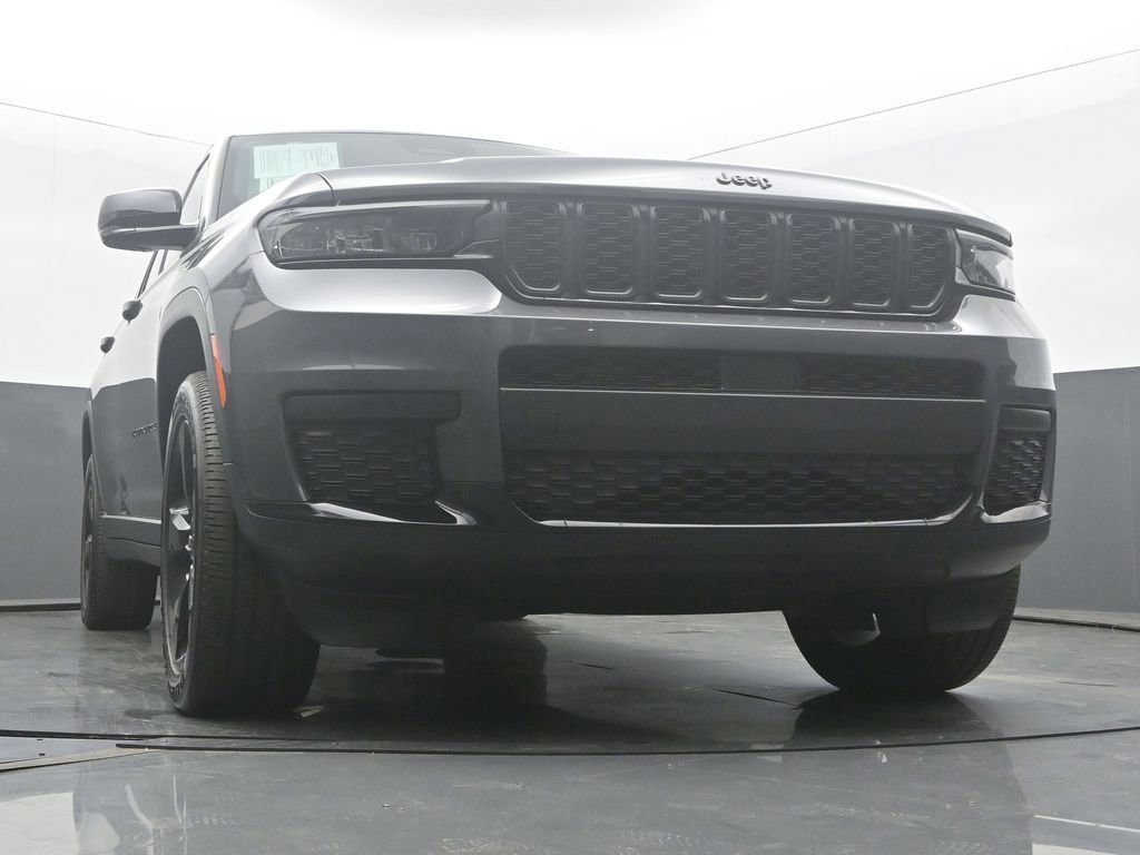 Used 2023 Jeep Grand Cherokee L Laredo AWD/4WD image 53