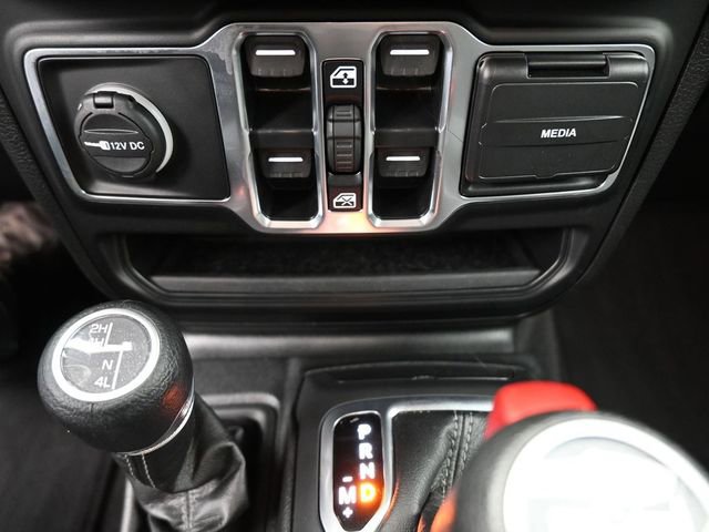 Used 2025 Jeep Wrangler Sport S image 31