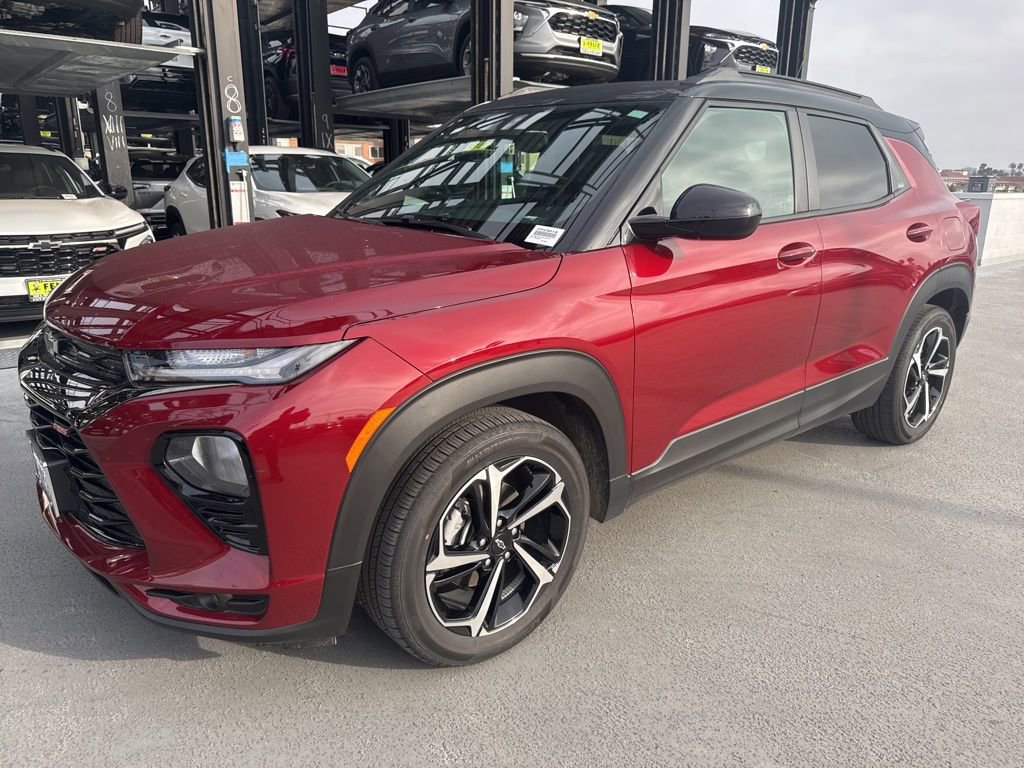Used 2023 Chevrolet TrailBlazer RS w/ Sun and Liftgate Package FWD image 1