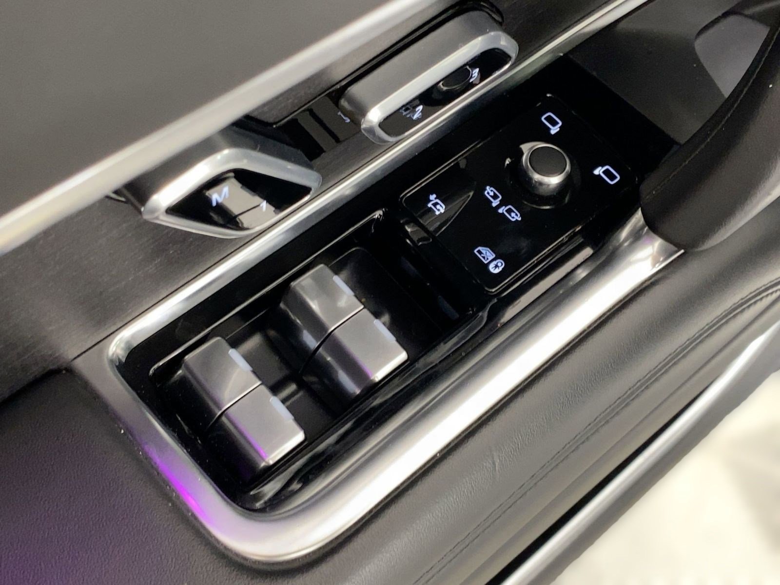 Used 2023 Land Rover Range Rover SE image 11