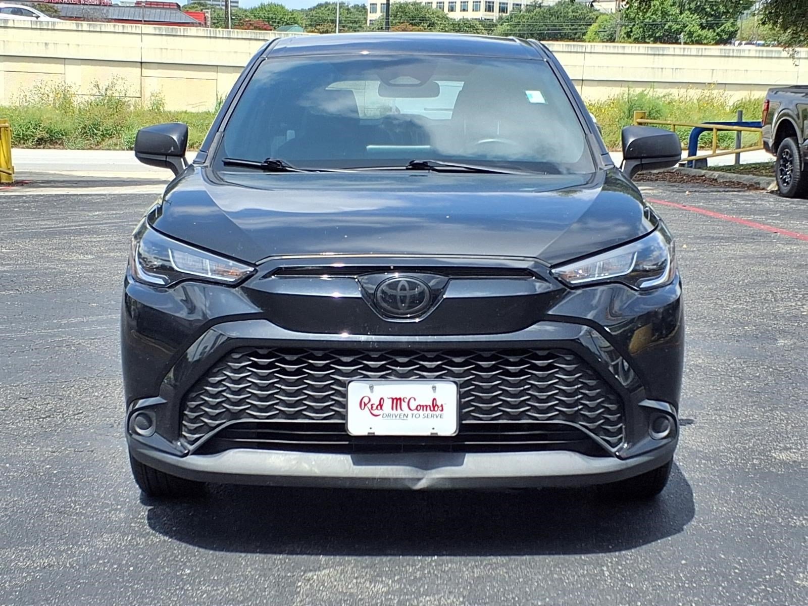 Used 2023 Toyota Corolla Cross AWD Hybrid image 2