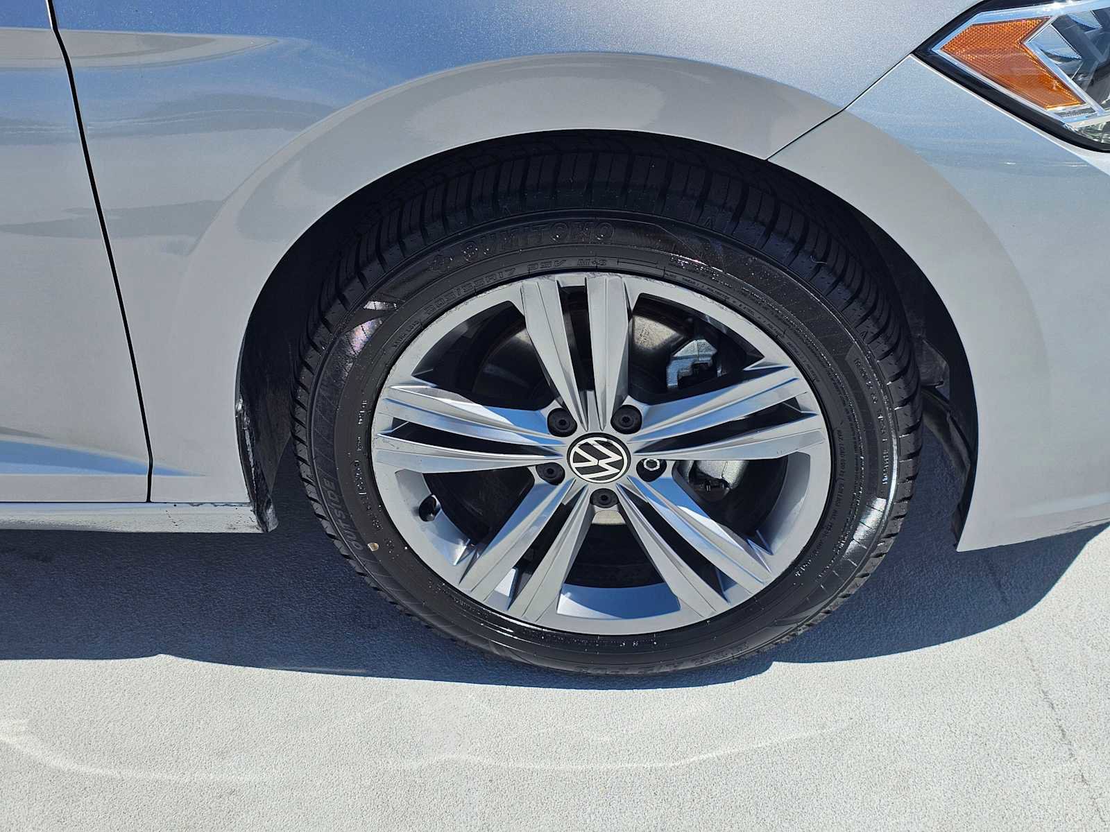 Used 2024 Volkswagen Jetta SE FWD image 9