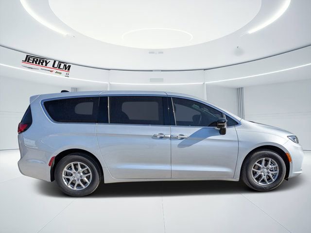 New 2026 Chrysler Pacifica Select FWD image 2