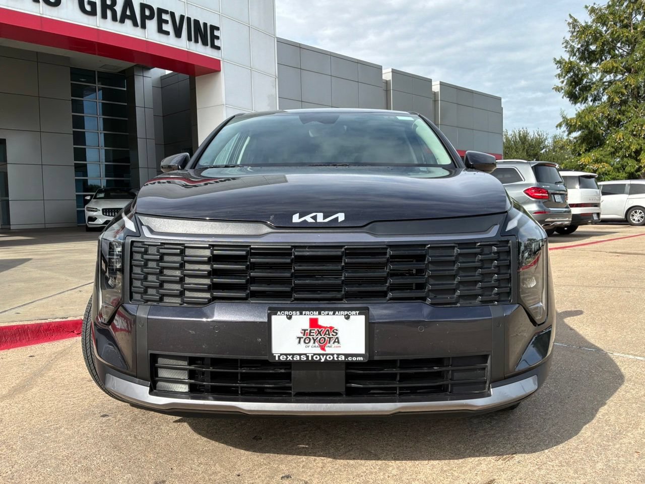 Used 2026 Kia Sportage LX FWD image 3