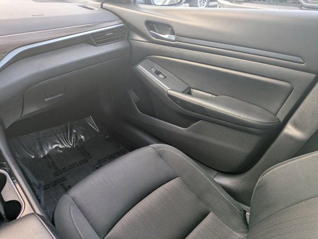 Used 2024 Nissan Altima 2.5 SV image 14