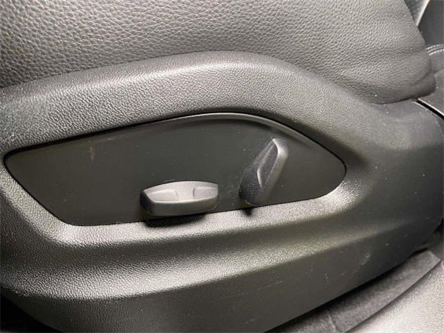 Certified 2022 Porsche Cayenne Platinum Edition image 17