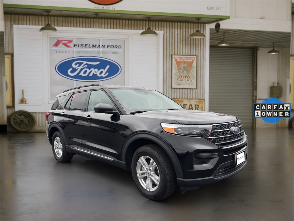 Certified 2022 Ford Explorer XLT image 1