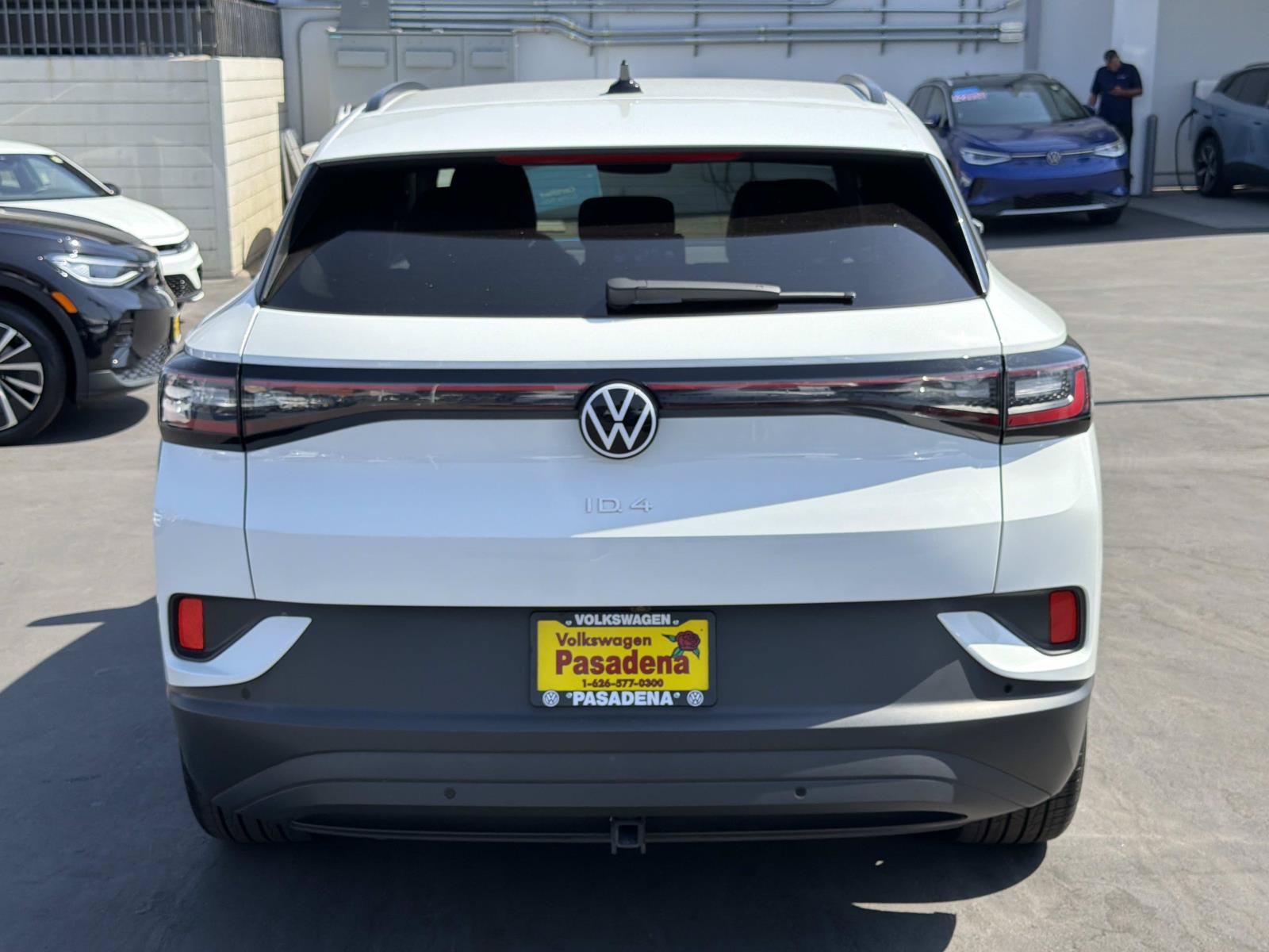 Certified 2023 Volkswagen ID.4 Pro AWD/4WD image 4