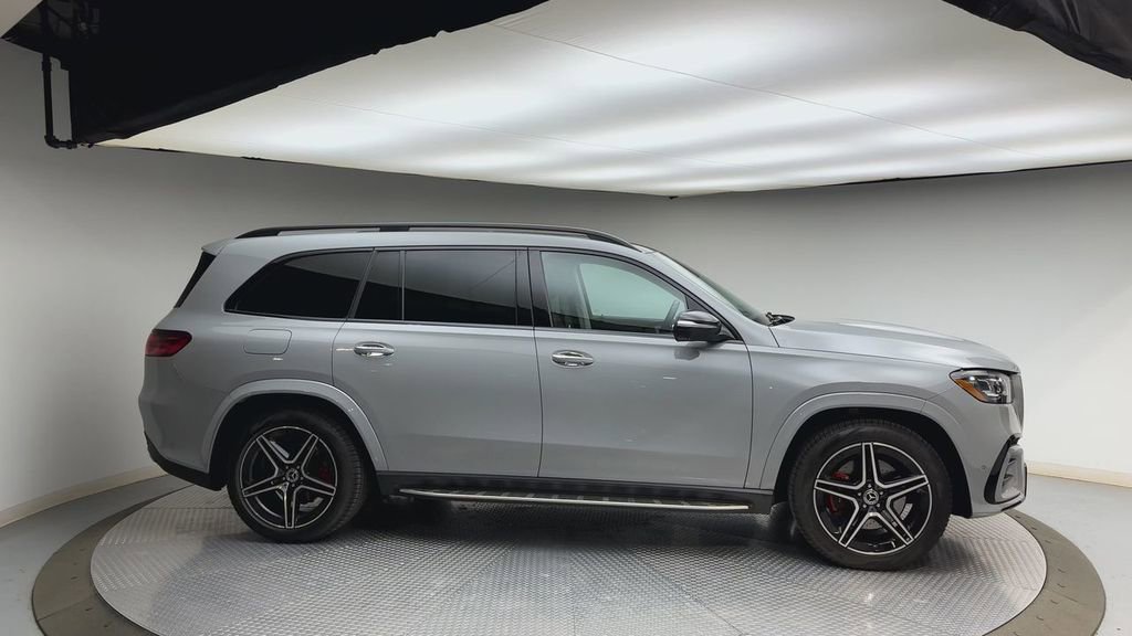 Used 2024 Mercedes-Benz GLS 450 4MATIC image 9