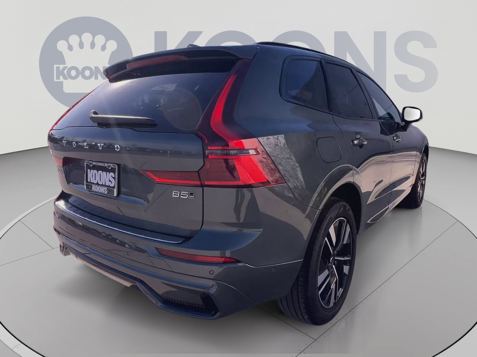 New 2026 Volvo XC60 B5 Plus w/ Protection Package Premier AWD/4WD image 11
