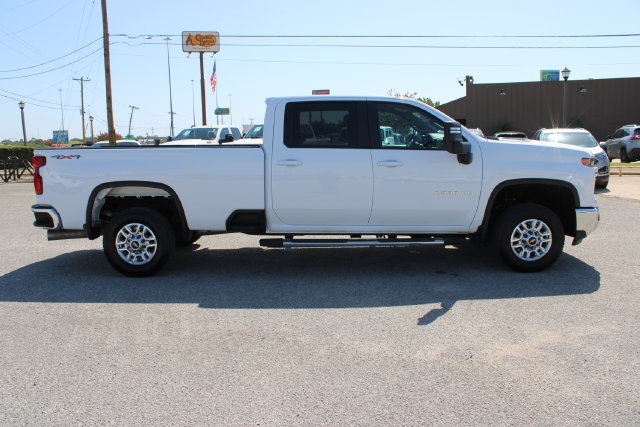 Used 2025 Chevrolet Silverado 2500 LT w/ Safety Package AWD/4WD image 4