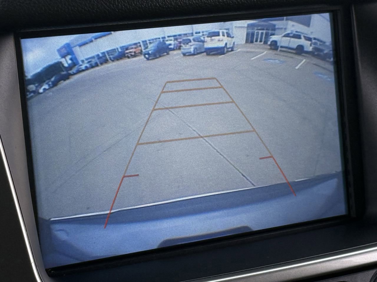 Used 2018 Chevrolet Tahoe Premier RWD image 16