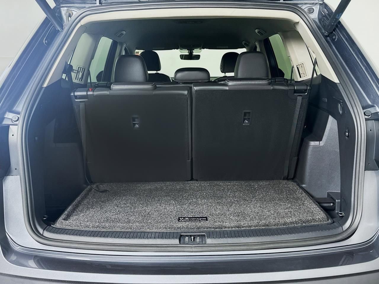 Used 2022 Volkswagen Atlas SE w/ Black Wheel Package image 17