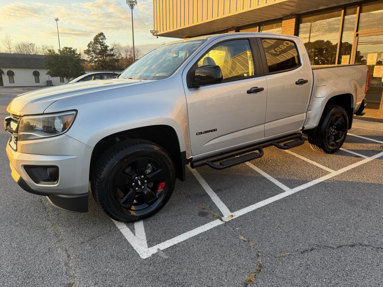 Used 2019 Chevrolet Colorado LT w/ Redline Special Edition image 1