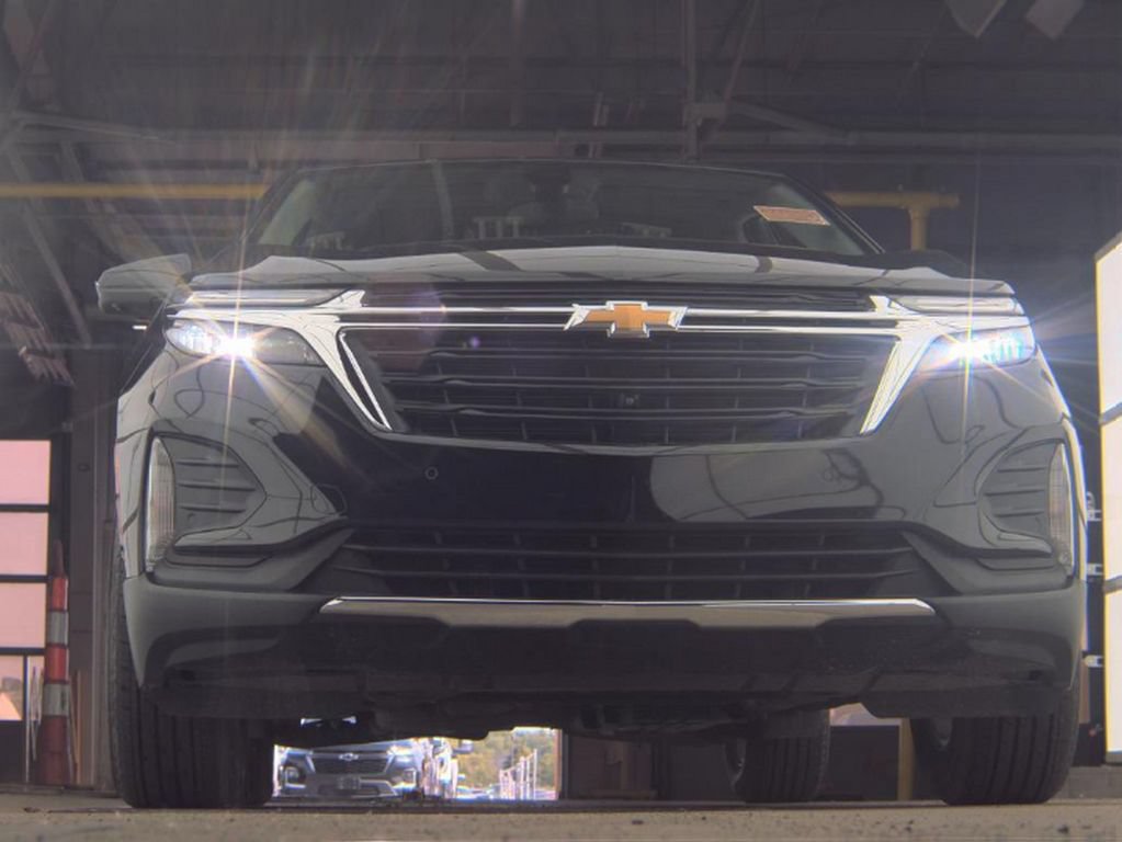 Used 2024 Chevrolet Equinox LT FWD image 3