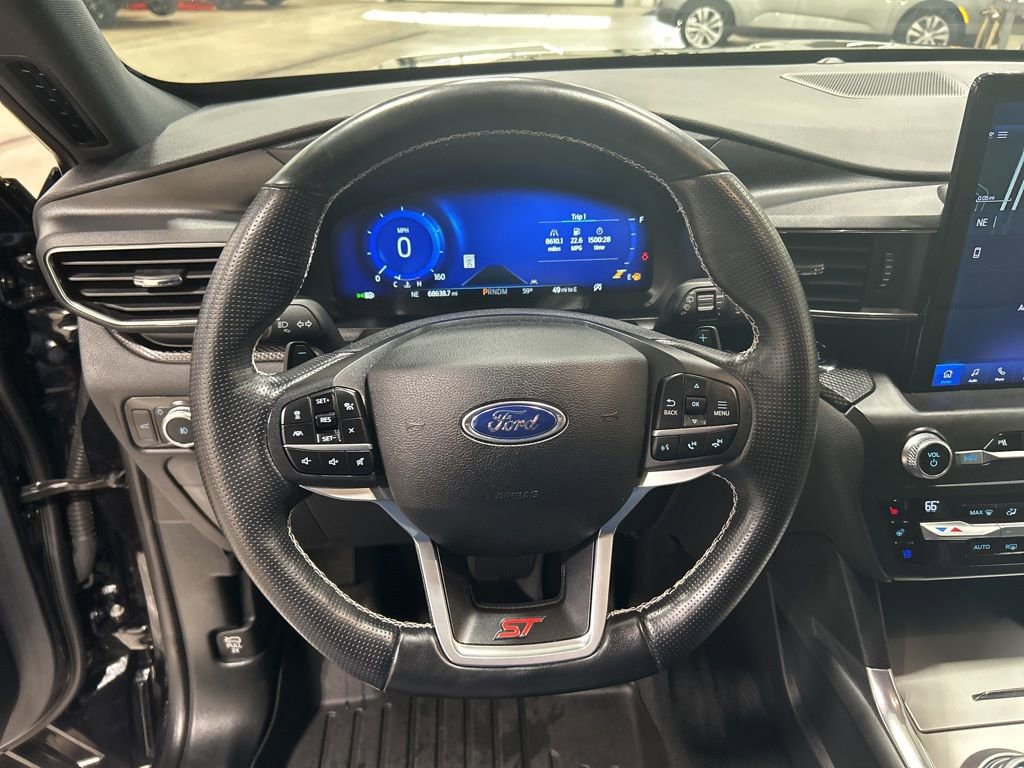 Used 2020 Ford Explorer ST w/ Premium Technology Package image 15