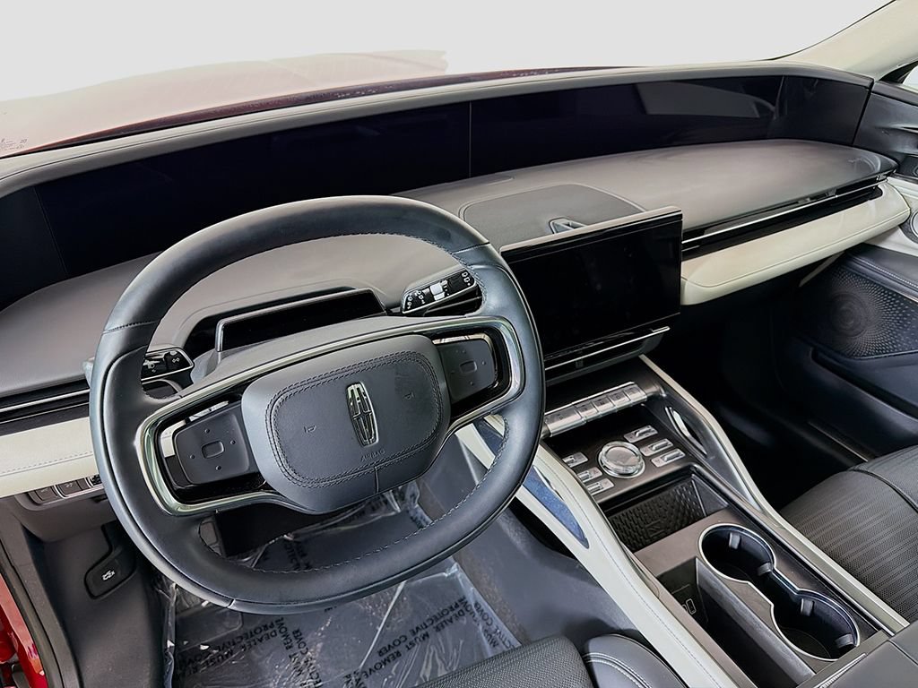Used 2025 Lincoln Nautilus Reserve AWD/4WD image 24