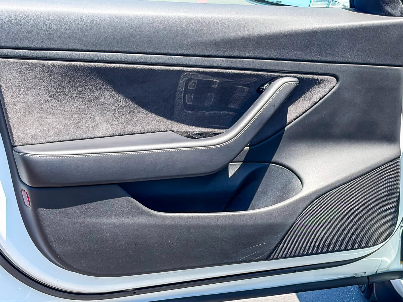 Used 2018 Tesla Model 3 Long Range RWD image 19