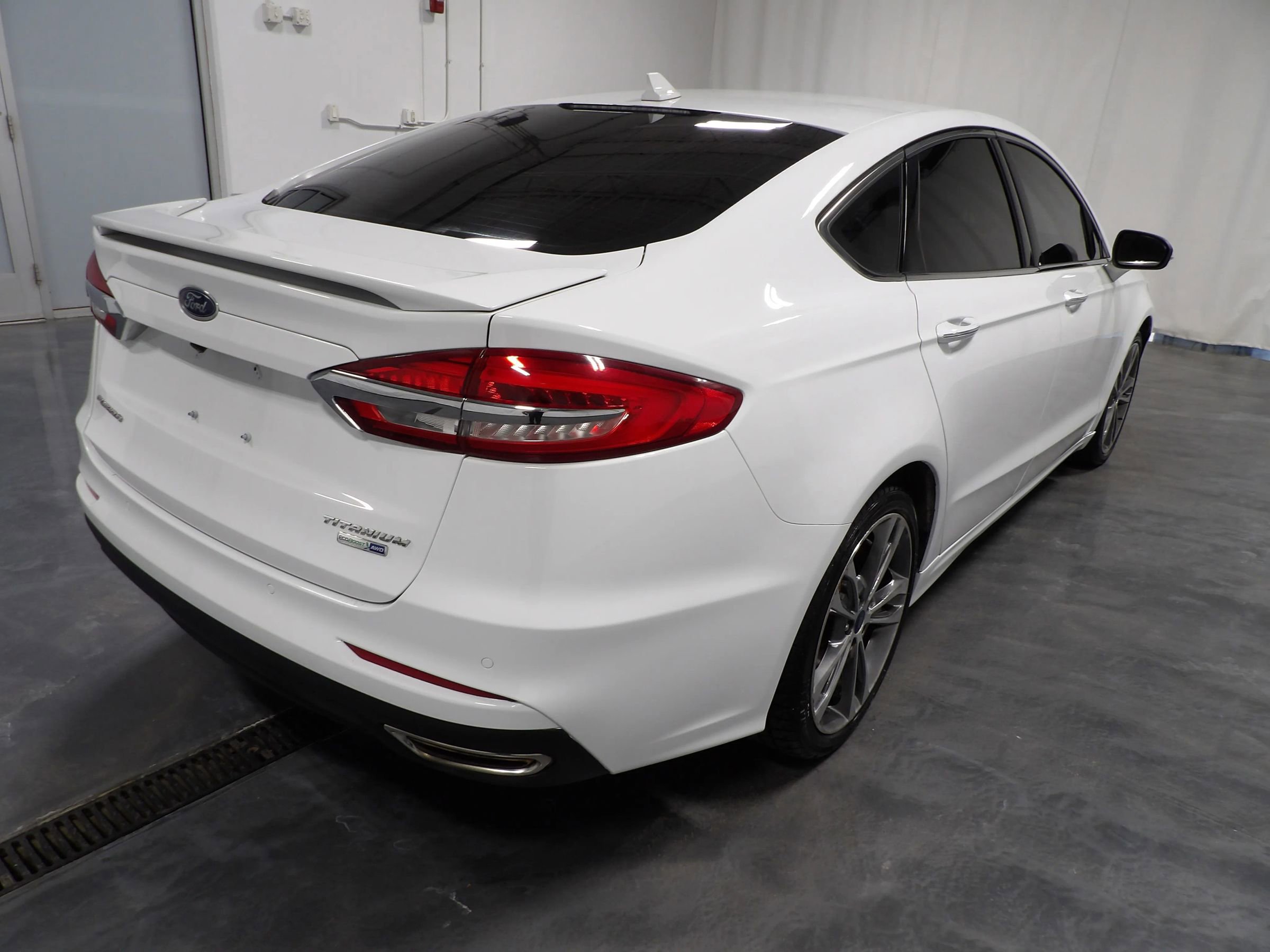 Used 2019 Ford Fusion Titanium image 5