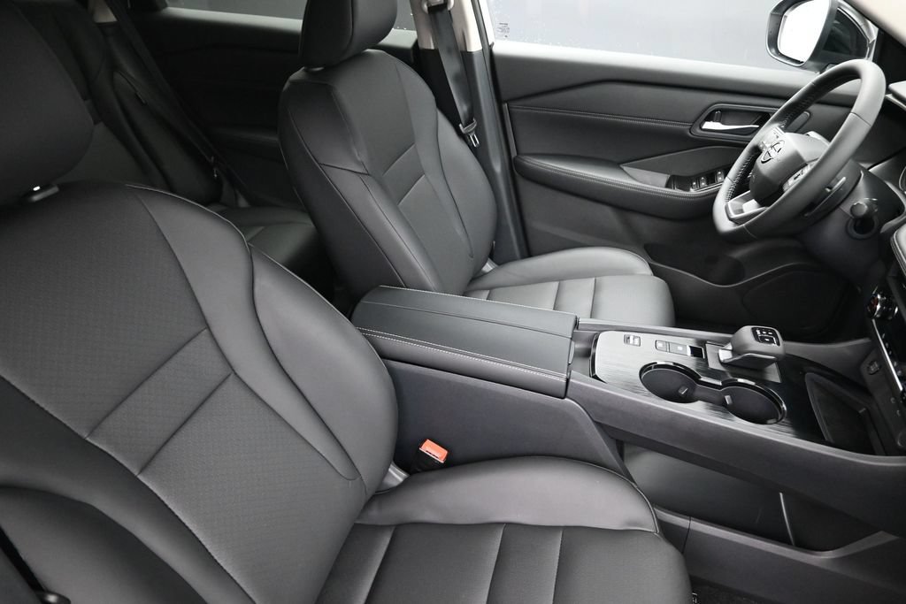 New 2026 Nissan Rogue Dark Armor FWD image 23