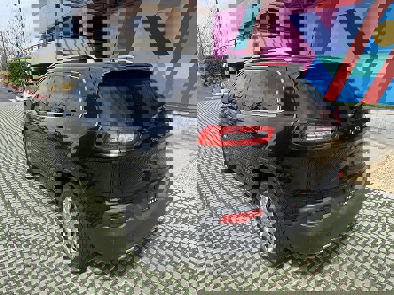 Used 2016 Jeep Cherokee Limited image 11