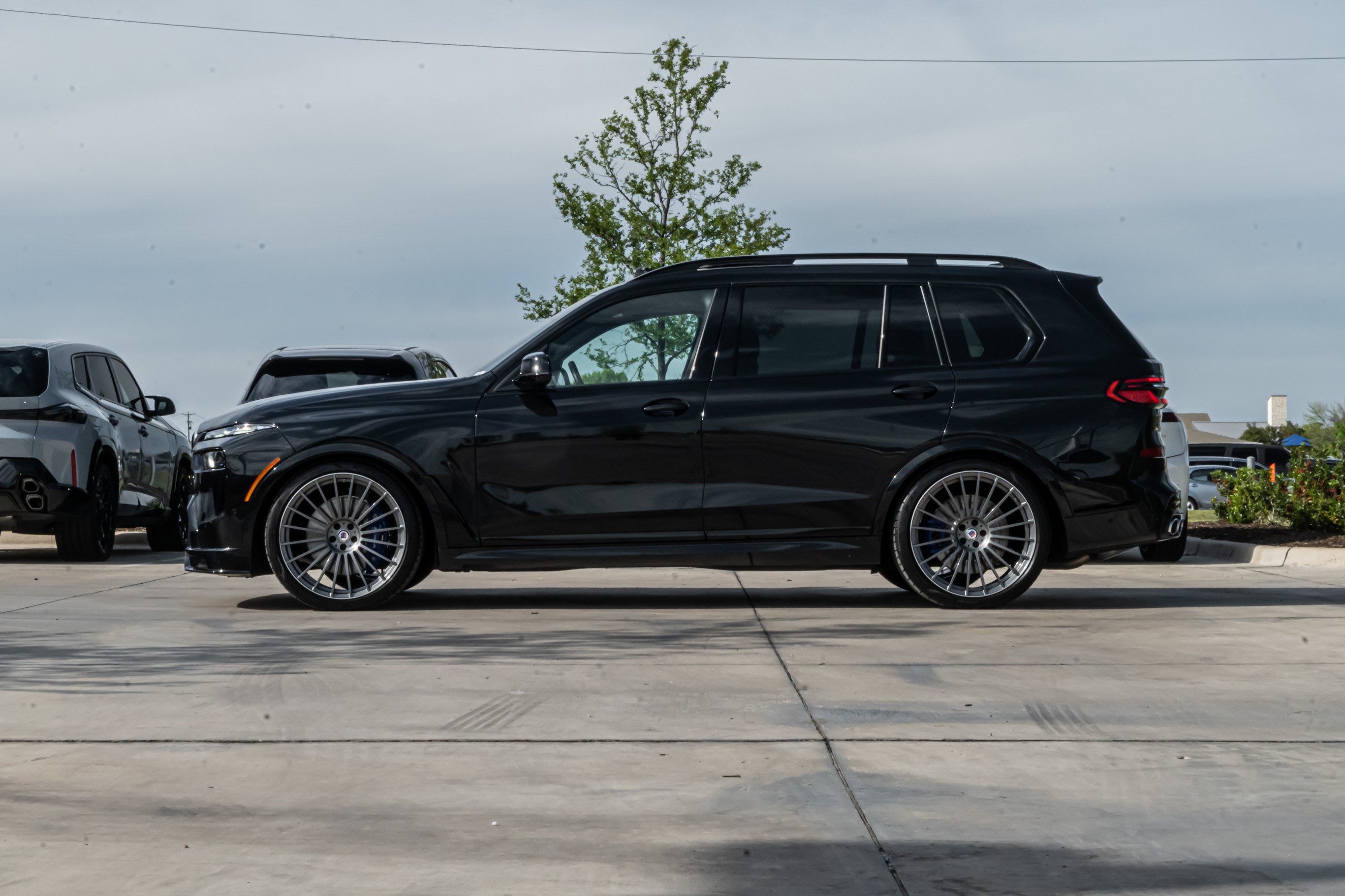 Used 2025 BMW ALPINA XB7 AWD/4WD image 6