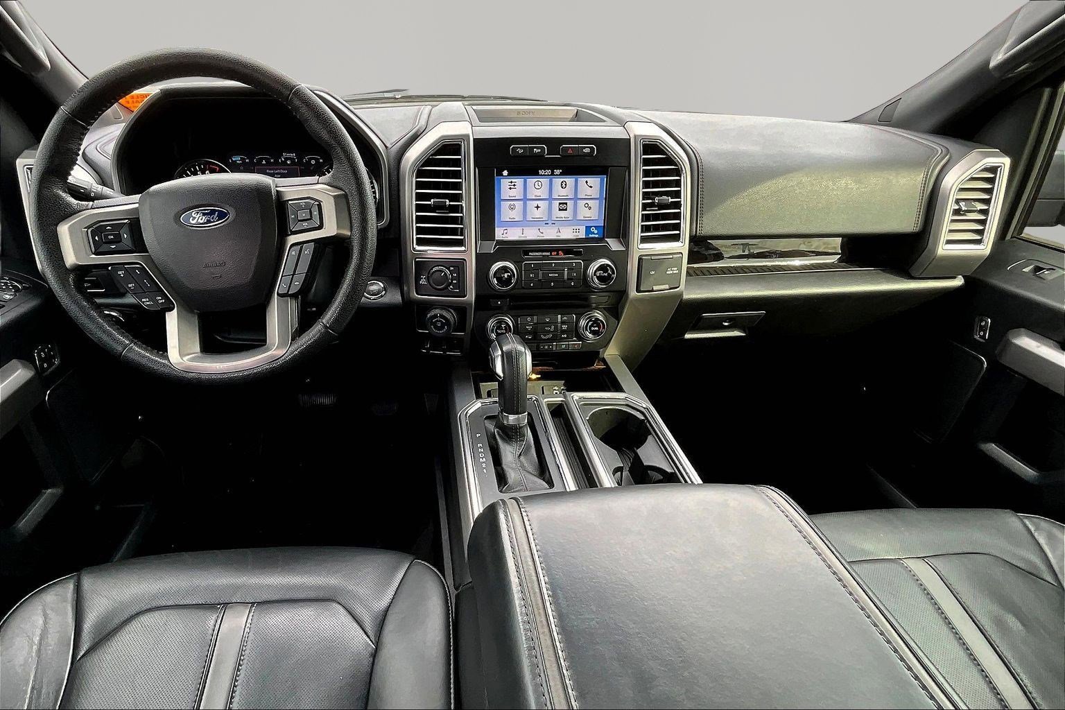 Used 2016 Ford F150 Platinum w/ Equipment Group 701A Luxury image 9