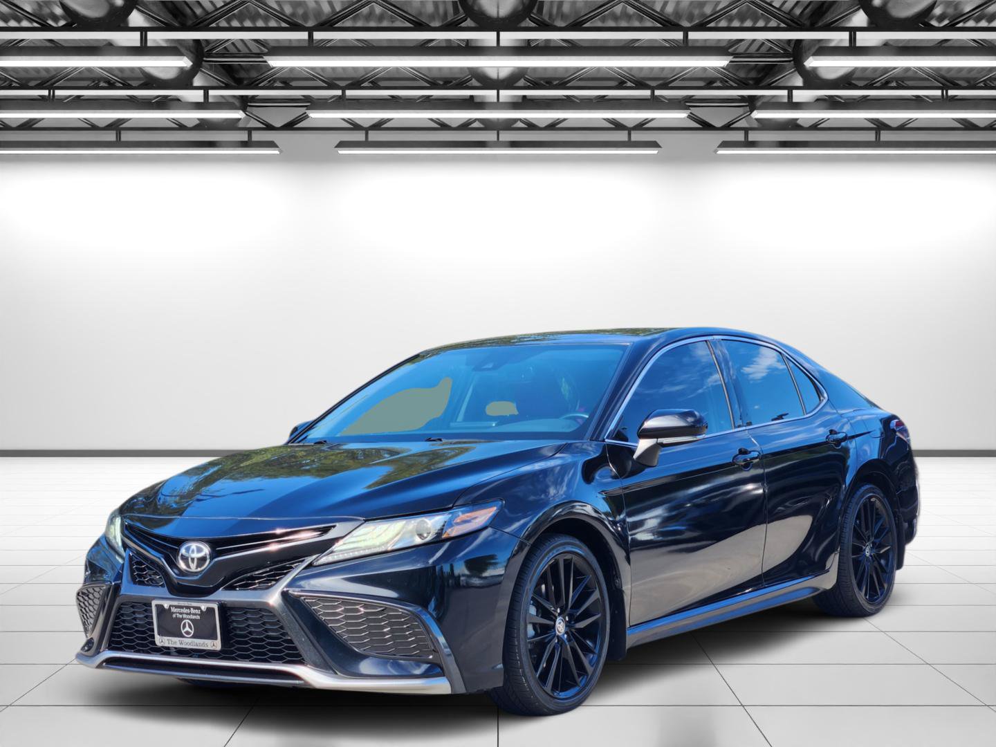 Used 2021 Toyota Camry XSE FWD image 5