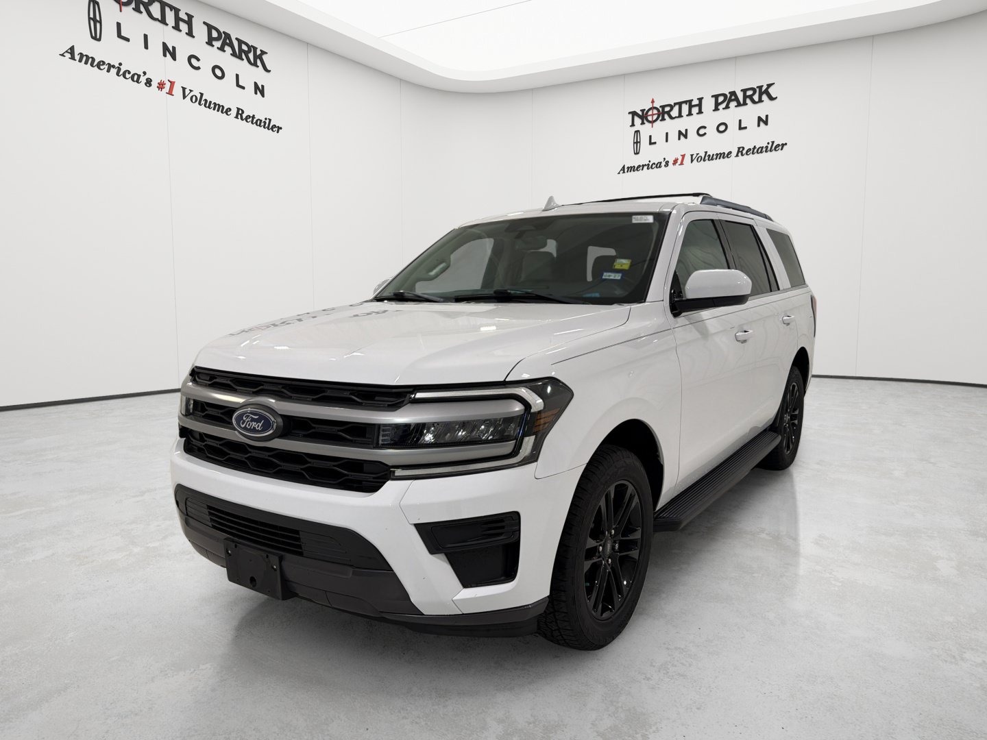 Used 2022 Ford Expedition XLT RWD image 1