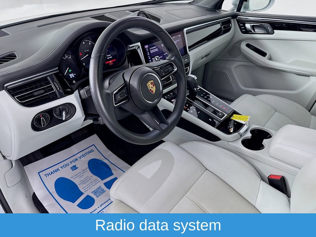 Used 2024 Porsche Macan image 10