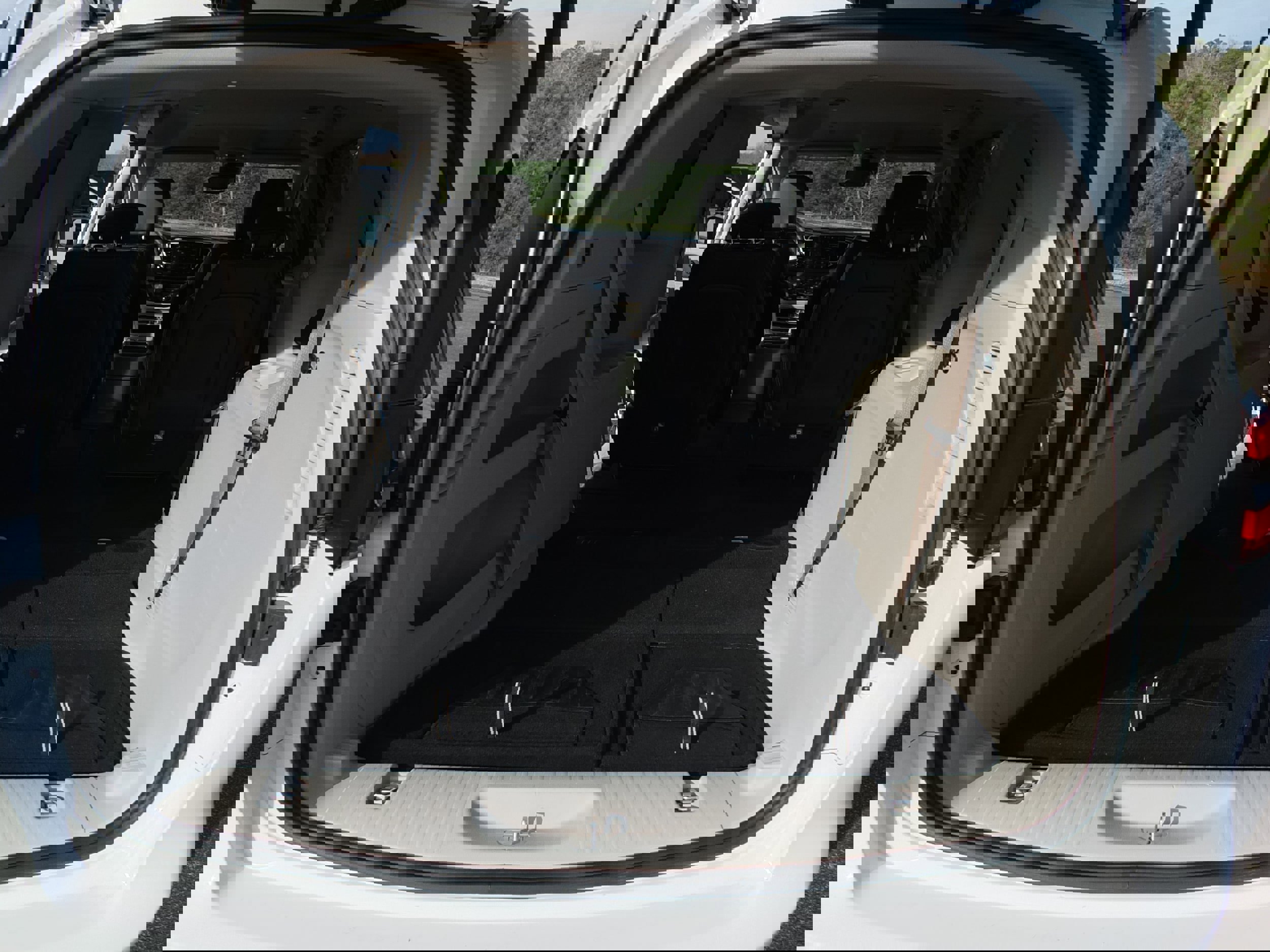 Used 2024 Chrysler Pacifica Touring-L image 17