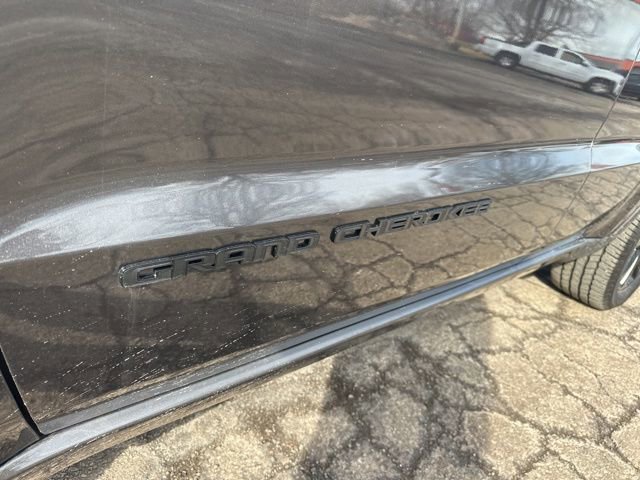 Used 2021 Jeep Grand Cherokee Laredo X image 11