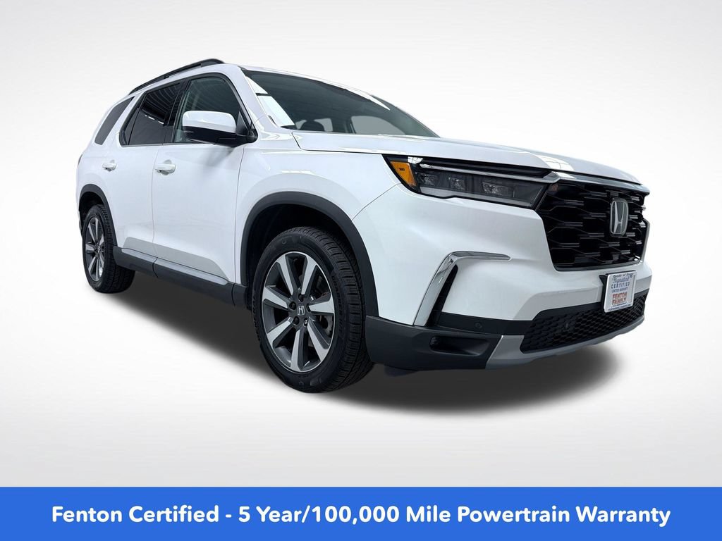 Used 2024 Honda Pilot Touring image 1