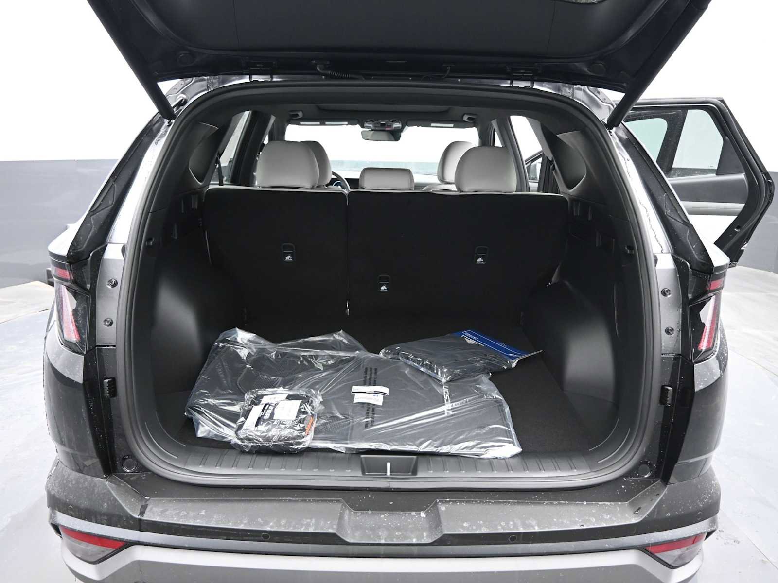 New 2026 Hyundai Tucson Limited image 13