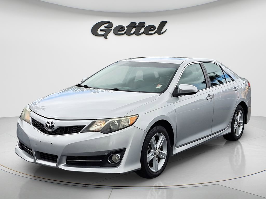 Used 2012 Toyota Camry SE image 1
