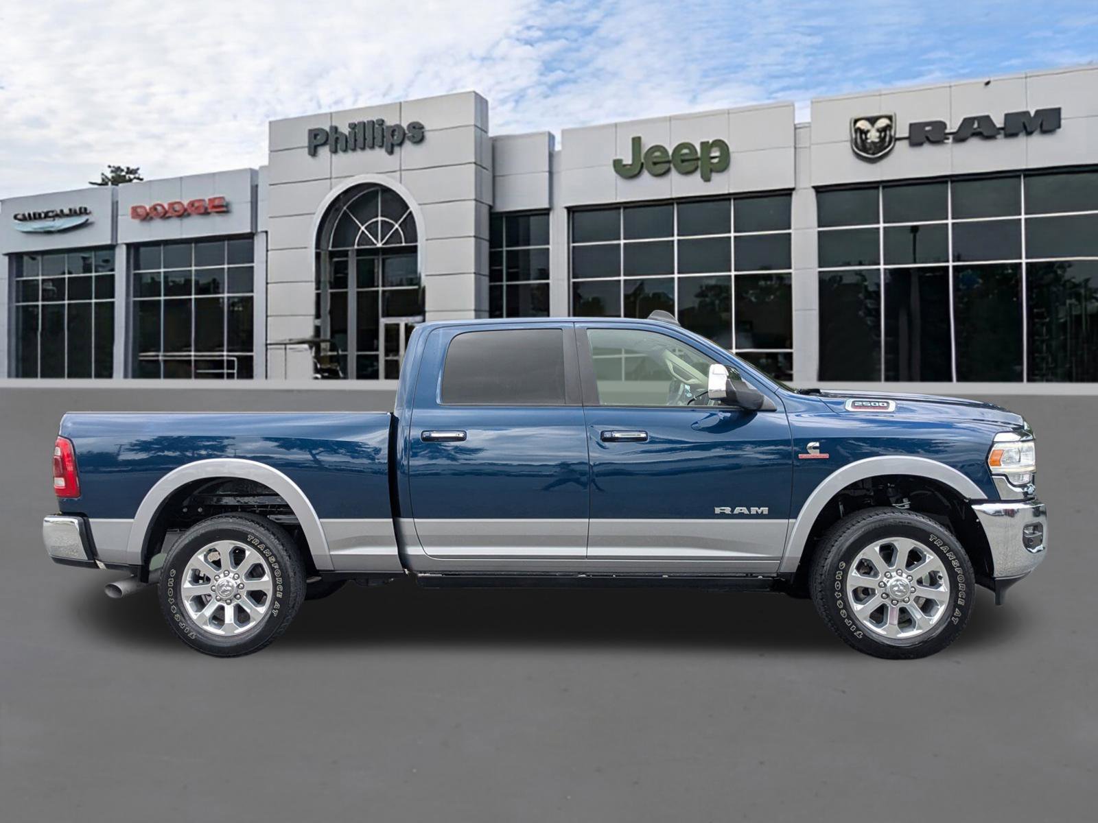Used 2019 RAM 2500 Laramie AWD/4WD image 2