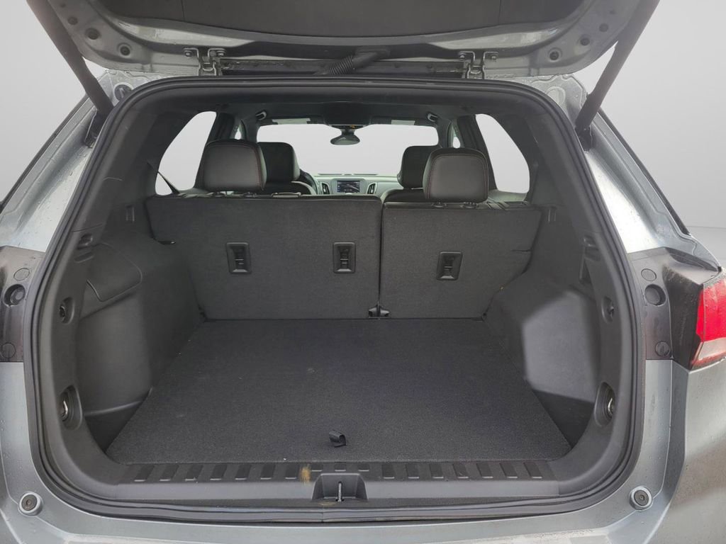 Used 2023 Chevrolet Equinox RS image 32