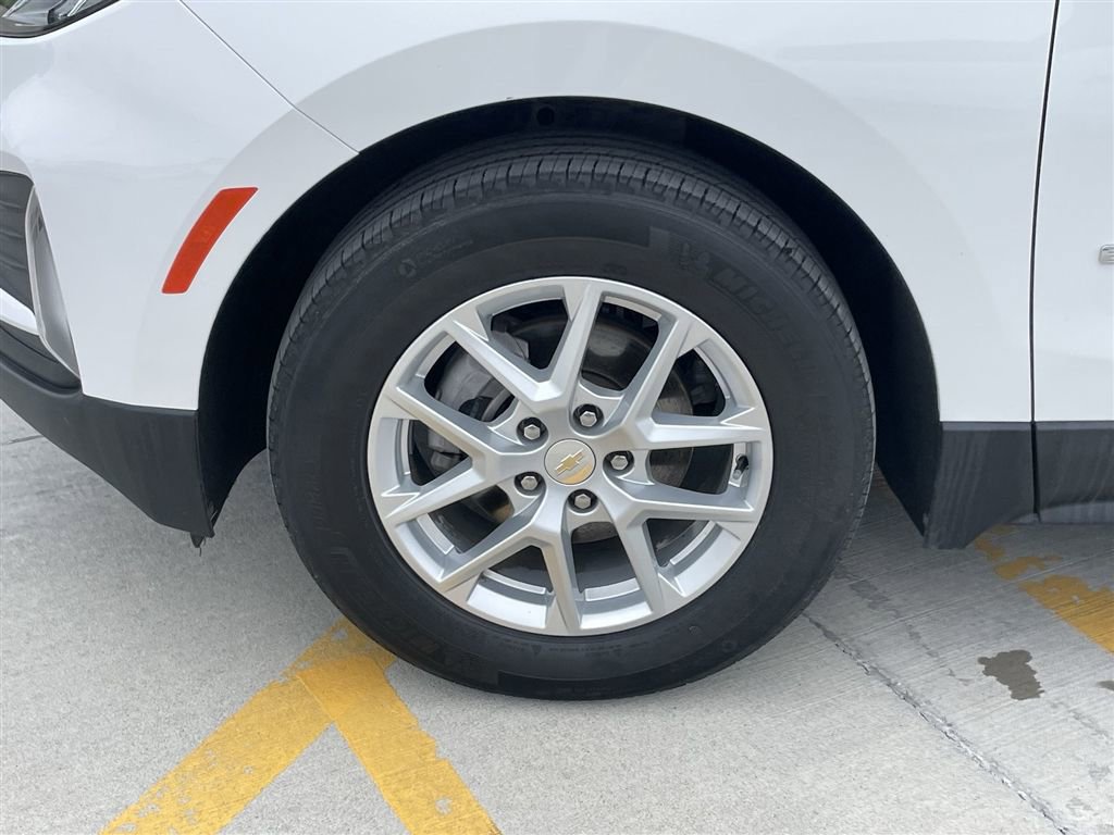Used 2023 Chevrolet Equinox LT image 32