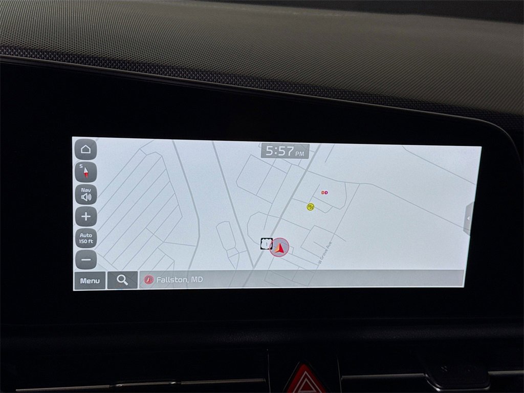 Used 2024 Kia Niro EX Touring image 6