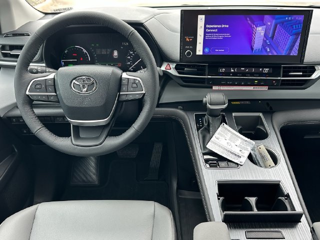 New 2026 Toyota Sienna XLE FWD image 12