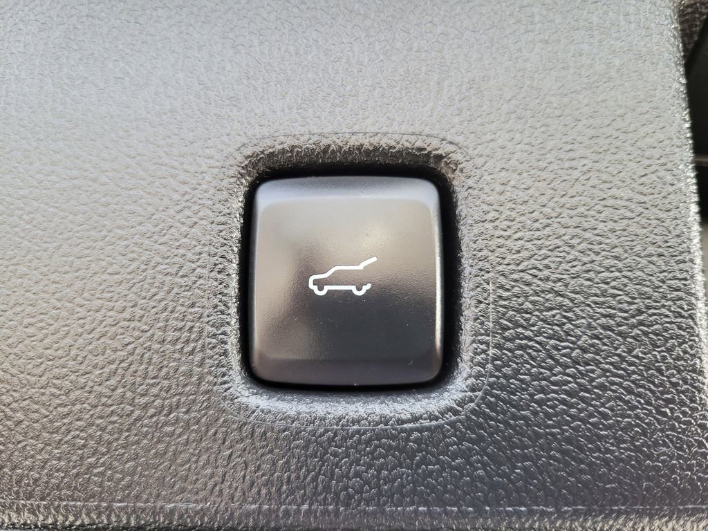 Used 2024 Ford Escape Platinum w/ Premium Technology Package AWD/4WD image 10