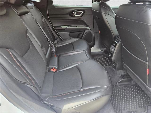 Used 2025 Jeep Compass Trailhawk AWD/4WD image 19