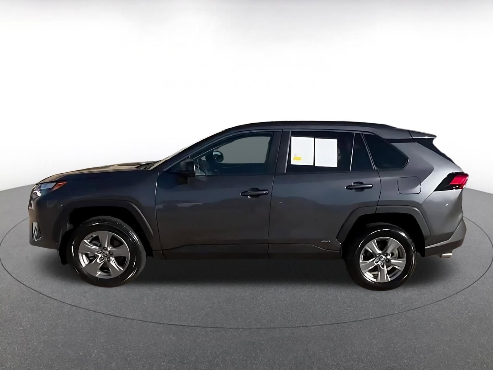 Used 2025 Toyota RAV4 LE image 9