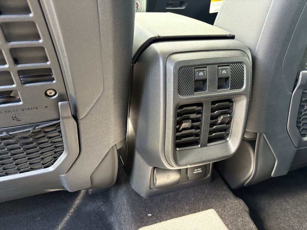 New 2025 Ford Bronco Badlands image 28