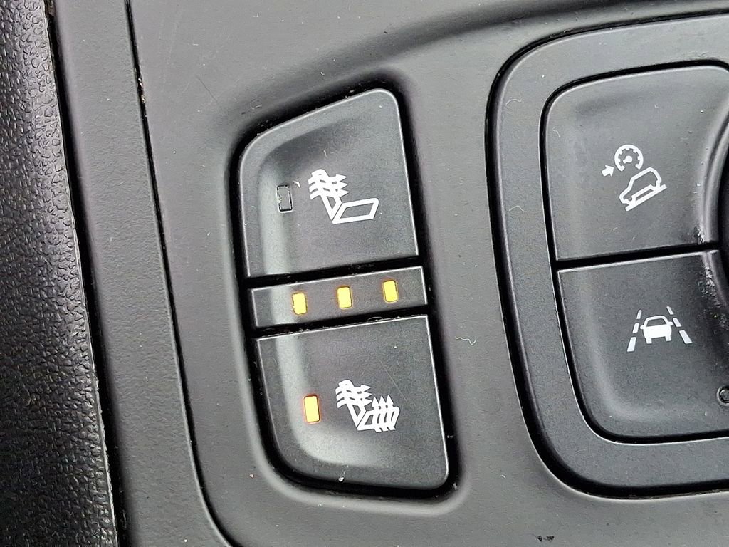 Certified 2022 GMC Terrain SLT w/ Infotainment Package II image 25