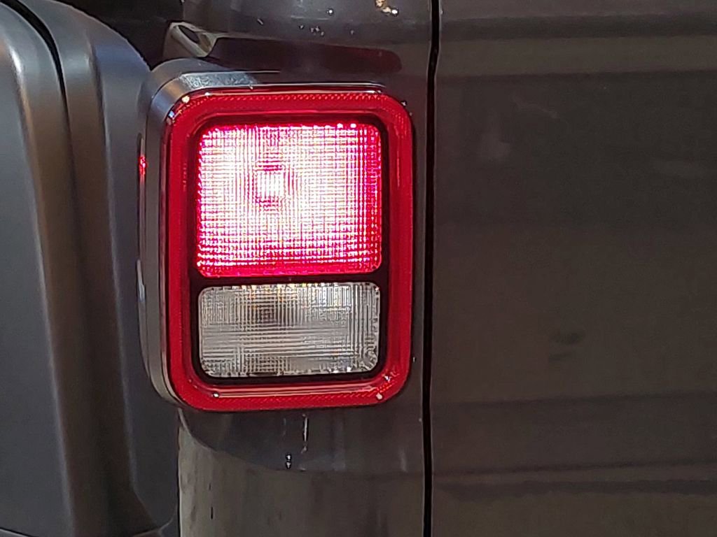 Used 2020 Jeep Gladiator Rubicon w/ Trailer Tow Package image 35