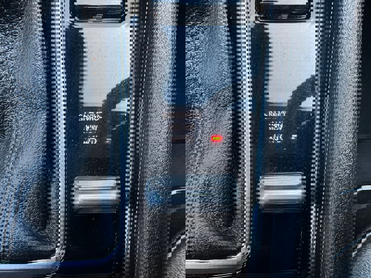 Used 2025 Jeep Compass Latitude image 23