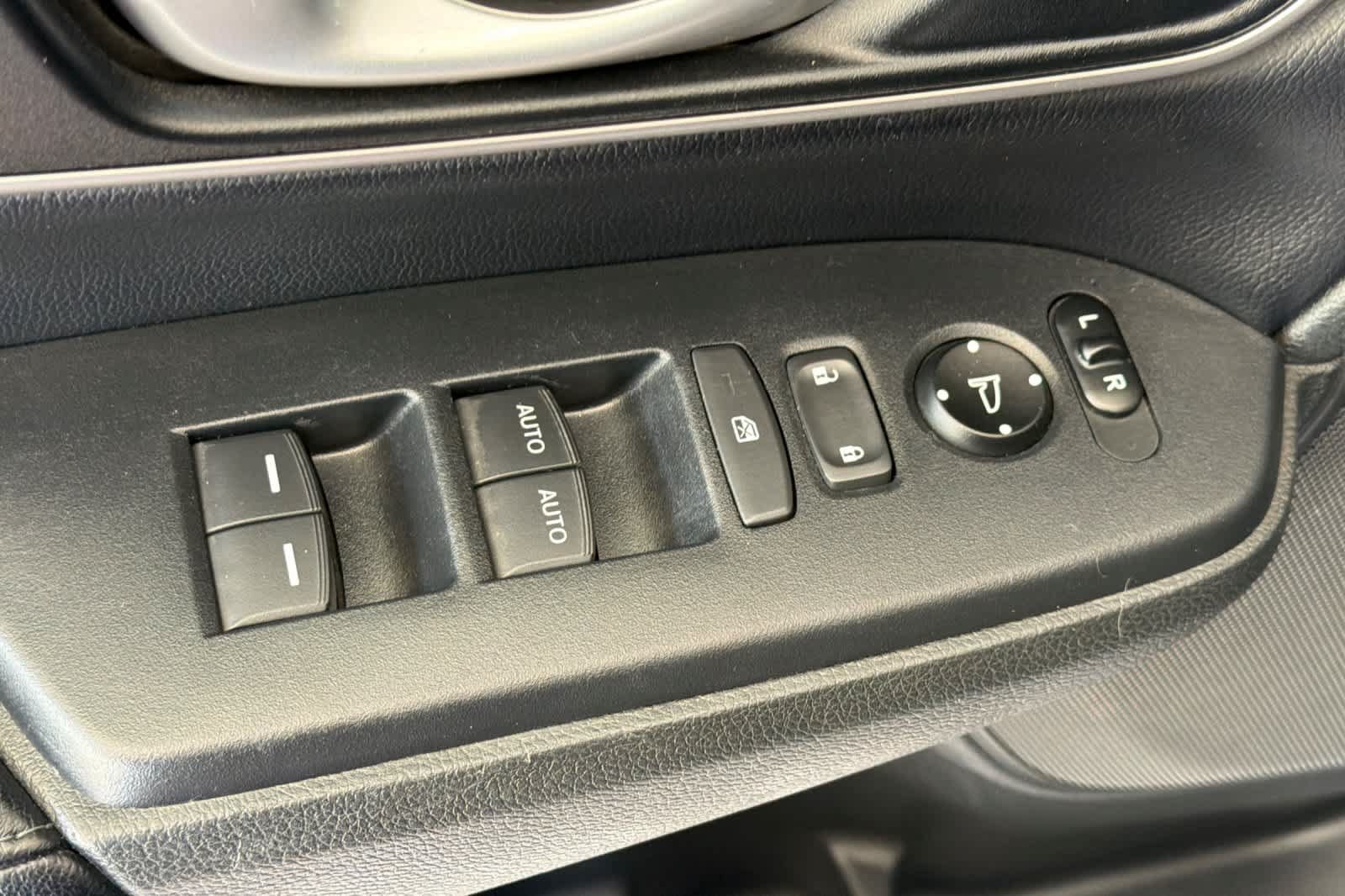 Used 2018 Honda CR-V Touring image 13